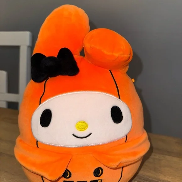 Hello Kitty Orange Halloween Plush - Picture 2 of 3